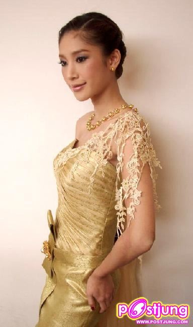ภาพหาชมยาก  ดาราสาวกับชุดไทย ๒