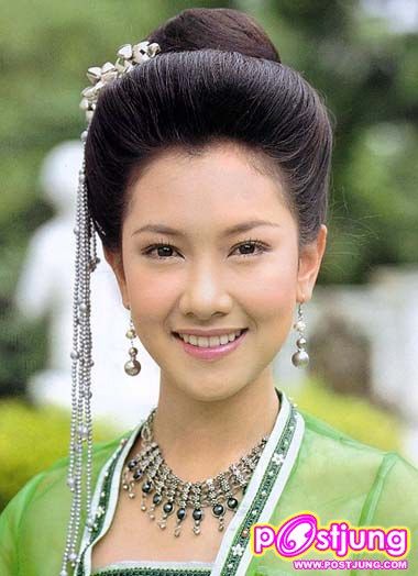 ภาพหาชมยาก  ดาราสาวกับชุดไทย ๒