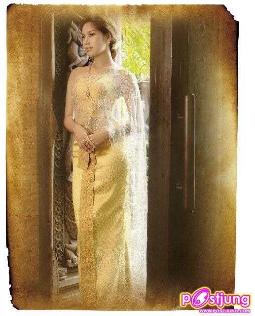 ภาพหาชมยาก  ดาราสาวกับชุดไทย ๒