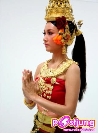 ภาพหาชมยาก  ดาราสาวกับชุดไทย ๒