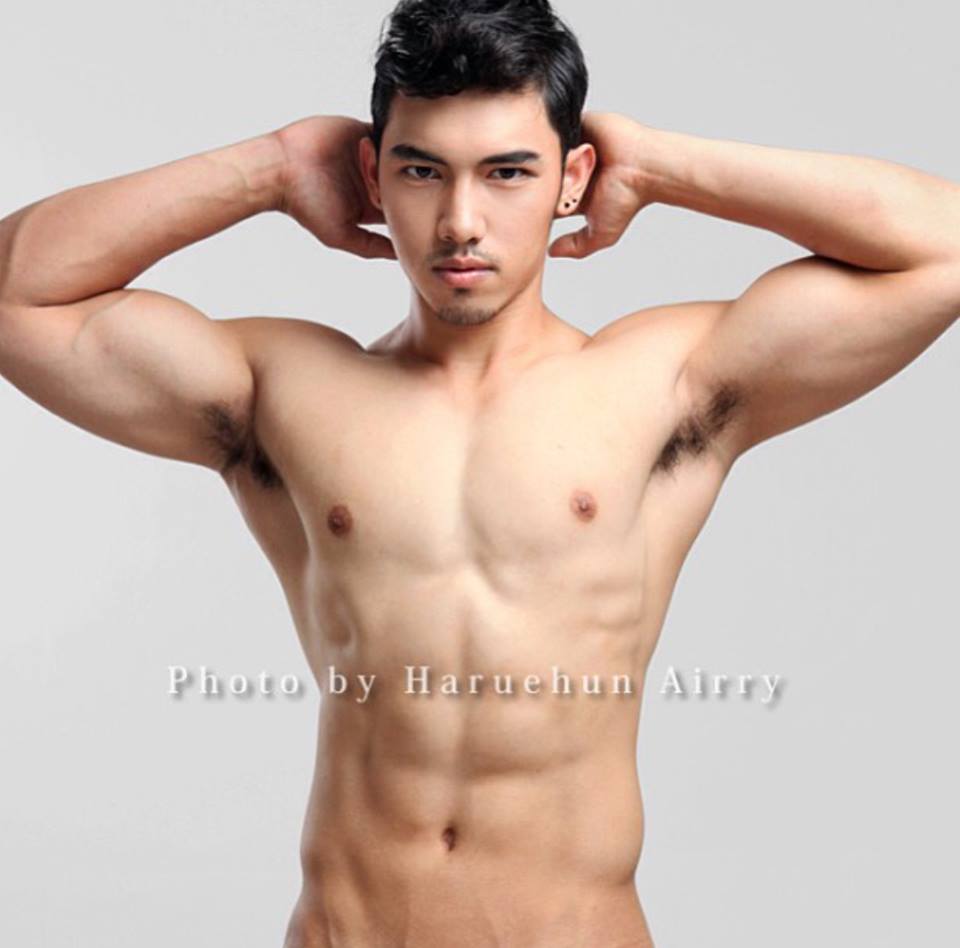 หนุ่มเต้ ล่ำ ดูดี และหล่อด้วย