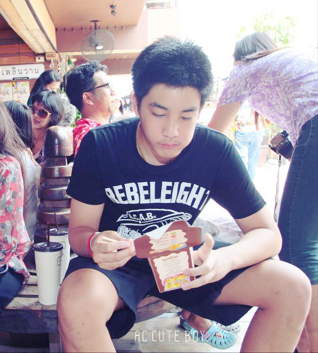 เด็กมัธยมโรงเรียนอัสสัมชัญบางรักน่ารักๆ