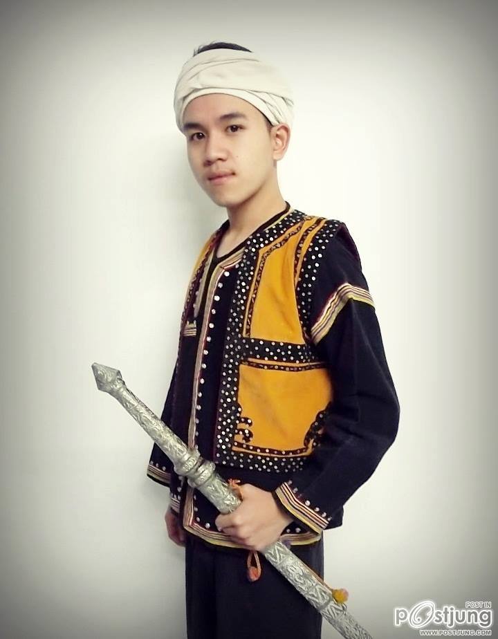 งามแต๊ๆ หนุ่มสาวชาวเหนือในชุดล้านนา