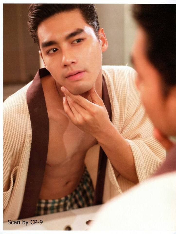 เพ็ชร ฐกฤต @ CROW MAGAZINE vol.3 no.26 January 2014
