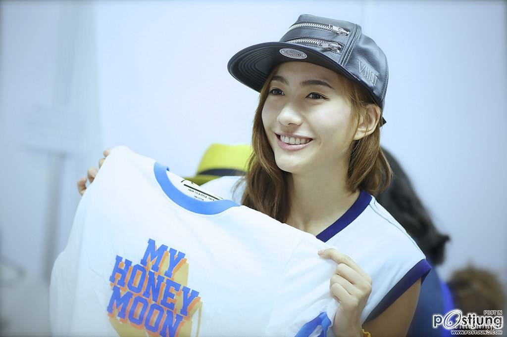 สาวสวยใส