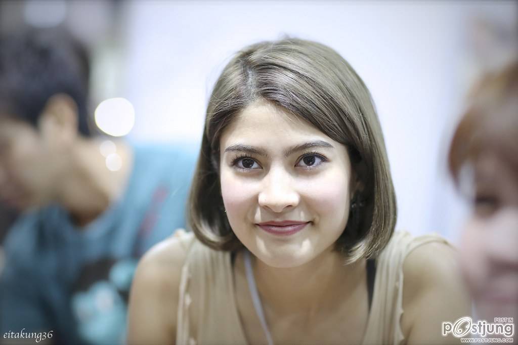 สาวสวยใส