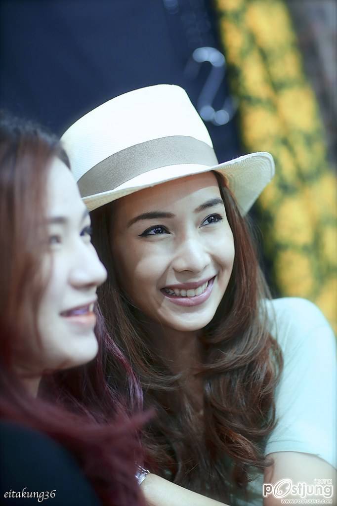 สาวสวยใส