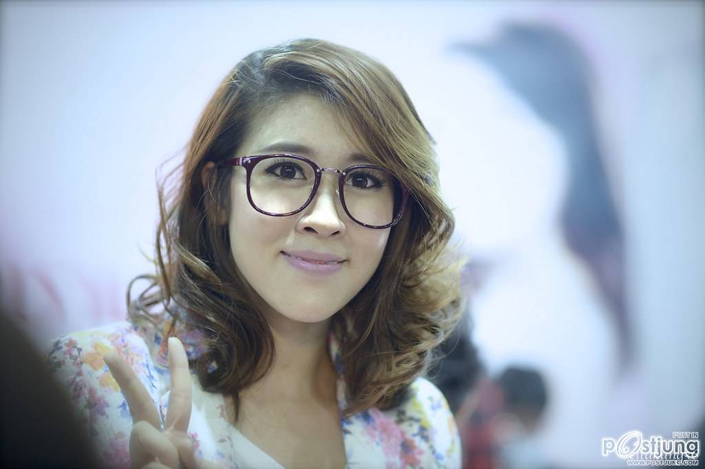 สาวสวยใส