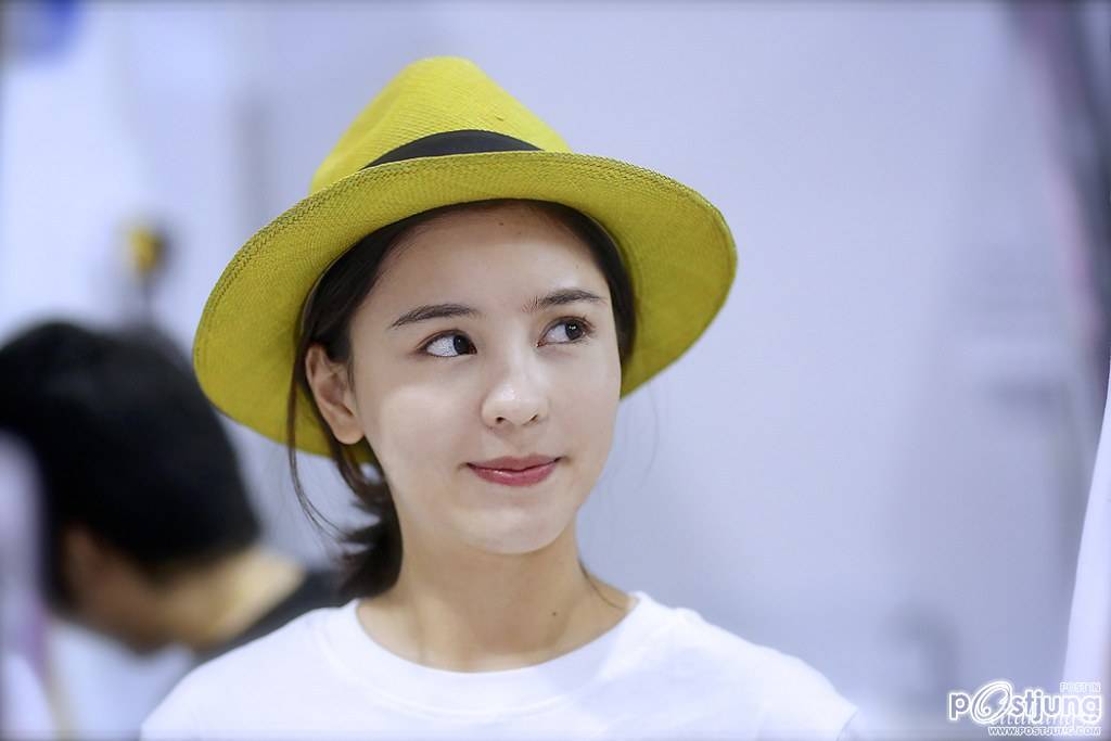 สาวสวยใส
