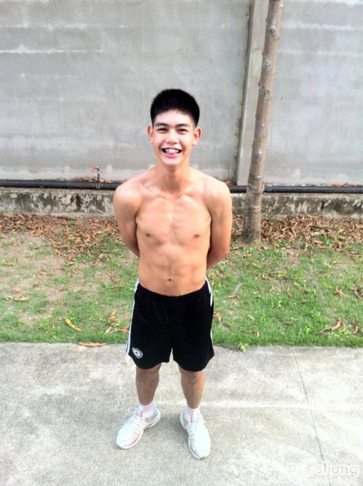 เพื่อนน้องเมฆ นักแบตทีมชาติอีกคน แววหล่อเชียว