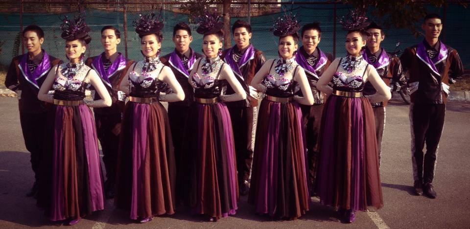 ชุดหลีดสีม่วง สวยๆๆ