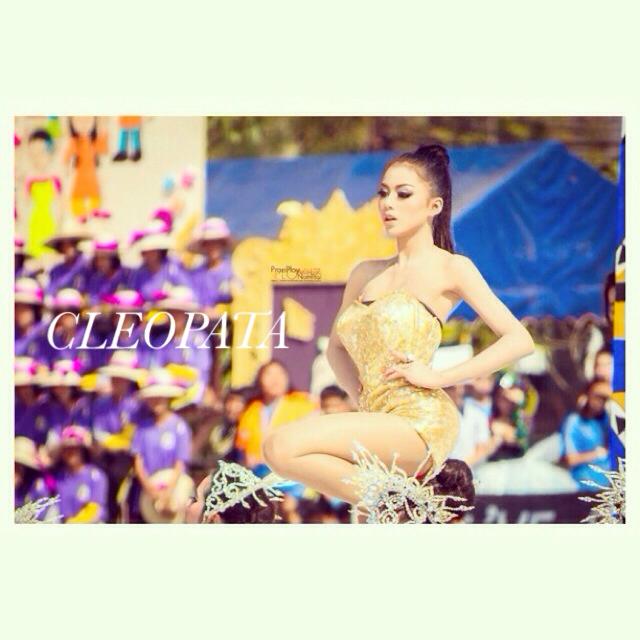 ดรัมเมเยอร์ไม้1 คณะสีแสด โรงเรียนธาตุนารายณ์วิทยา