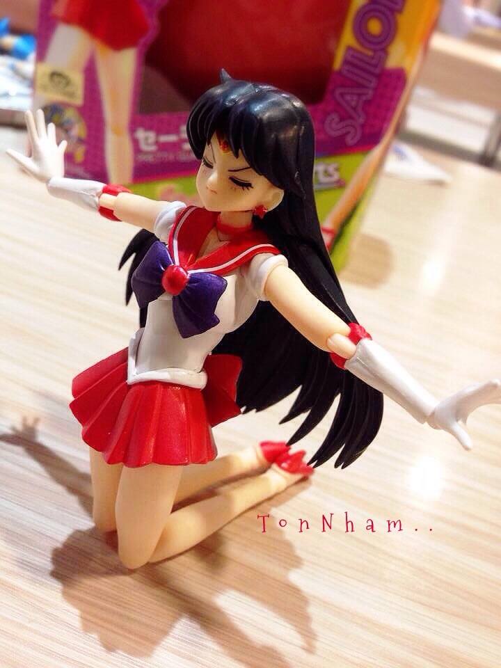 รีวิว S.H.Figuarts Sailor Moon from BANDAI