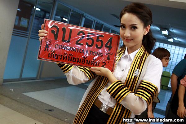 นางเอก เรียนดี จบเกียรตินิยม