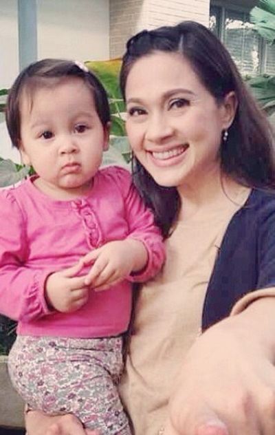 ลูกแหม่ม คัทลียา คนโตหน้าไทย คนกลางหน้าตี๋ คนเล็กหน้าฝรั่ง