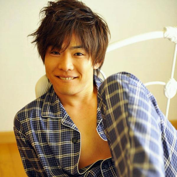Suzuki Ittetsu พระเอก หนังโป๊ หญี่ปุ่น ที่มี แฟนคลับ เป็นผู้หญิงเยอะมาก โด่งดังจาก หนังค่ายsilklabo
