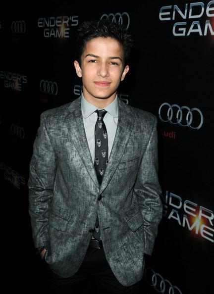 aramis knight มิสเตอร์บีน ใน Ender Gameสงครามพลิกจักรวาล