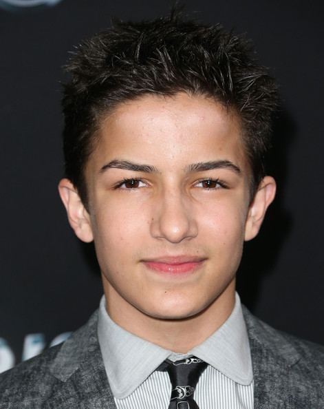 aramis knight มิสเตอร์บีน ใน Ender Gameสงครามพลิกจักรวาล