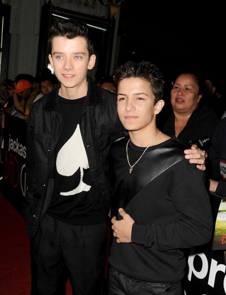 aramis knight มิสเตอร์บีน ใน Ender Gameสงครามพลิกจักรวาล