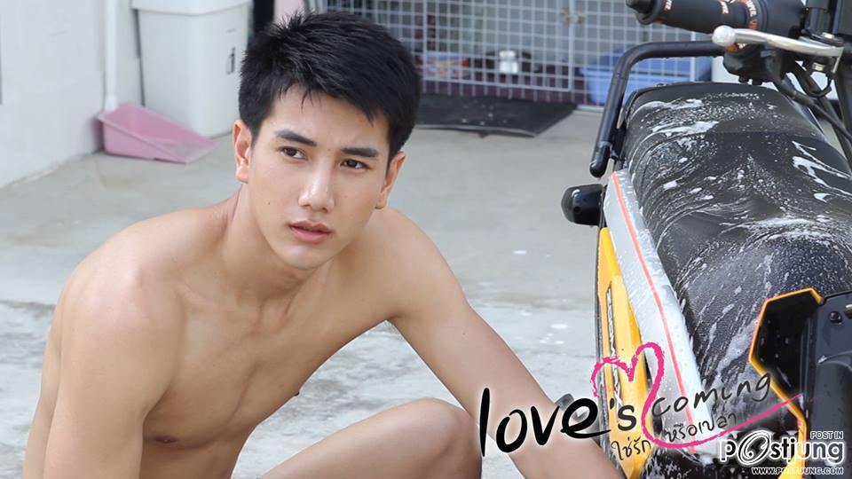 หนุ่มๆนักแสดงจากหนังเรื่อง love's coming ใช่รักหรือเปล่า