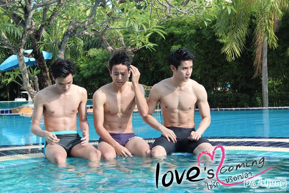 หนุ่มๆนักแสดงจากหนังเรื่อง love's coming ใช่รักหรือเปล่า