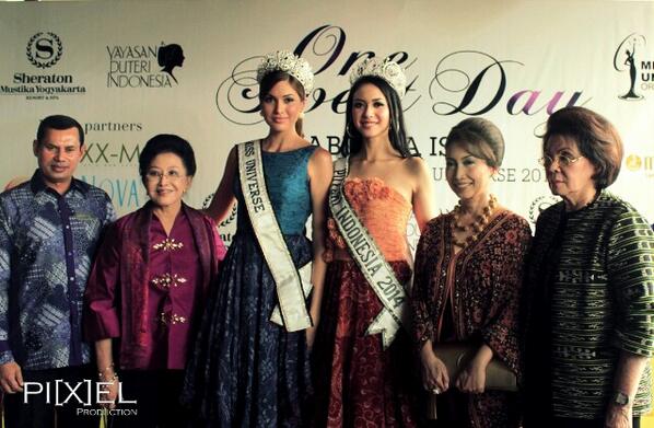 Miss Universe 2013 ทำกิจกรรมในประเทศอินโดนีเซียอย่างคึกคัก