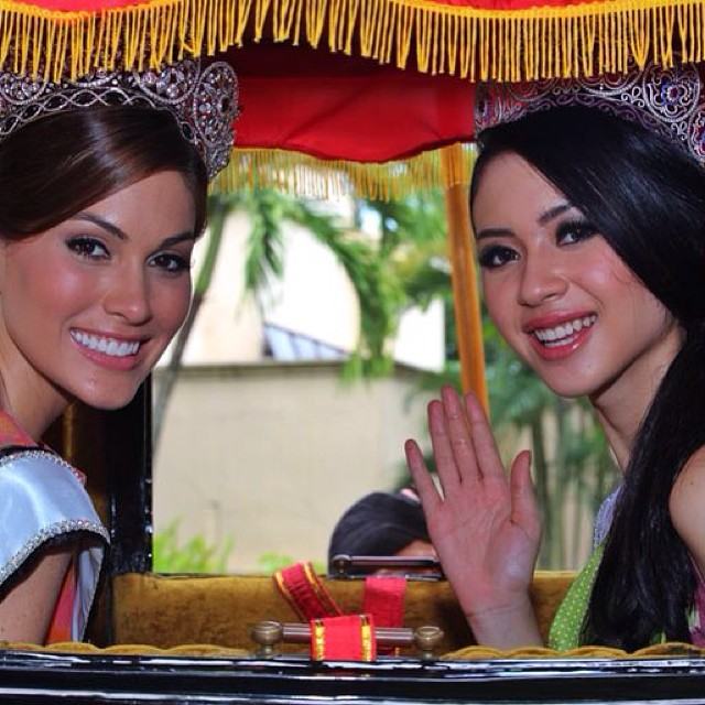 Miss Universe 2013 ทำกิจกรรมในประเทศอินโดนีเซียอย่างคึกคัก
