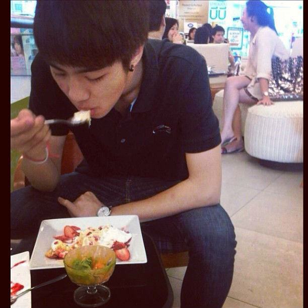 ไวท์ นักแสดงจาก Lovesick the series