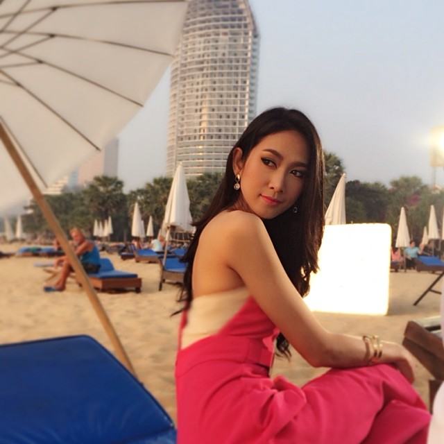 แฟชั่นสวยๆ จากยุ้ย จีรนันท์ .