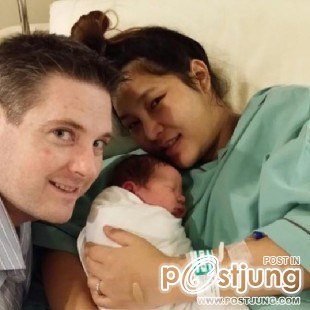 โบว์ อดีตนักร้อง วงบลูเบอร์รี่ คลอดลูกชาย สุดชื่นมื่น