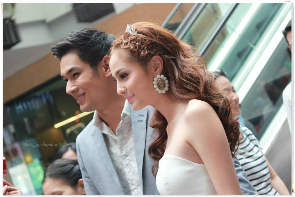 อ๋อมขวัญ 7 สีคอนเสิร์ต + แฟนคลับอ๋อมขวัญร่วมเซอร์ไพรส์วันเกิดให้อ๋อม