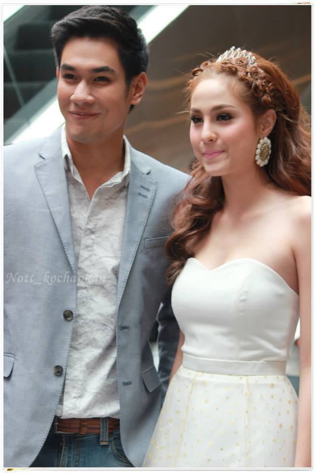 อ๋อมขวัญ 7 สีคอนเสิร์ต + แฟนคลับอ๋อมขวัญร่วมเซอร์ไพรส์วันเกิดให้อ๋อม
