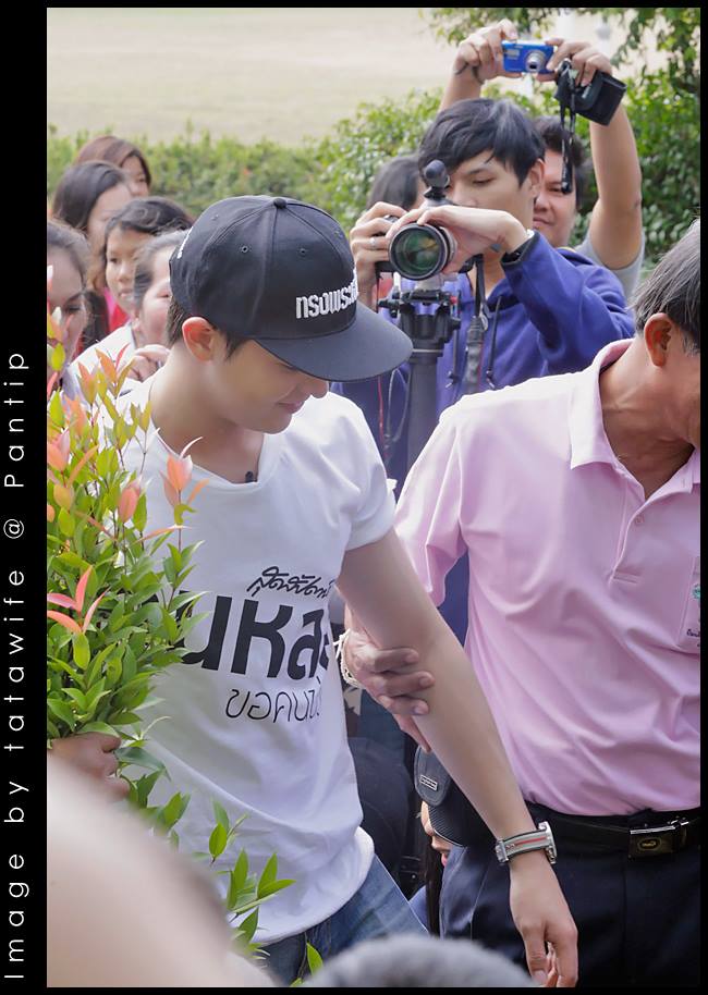 เจมส์ จิรายุ @ คนหล่อขอทำดี ปี 6 ที่จังหวัดพิจิตร