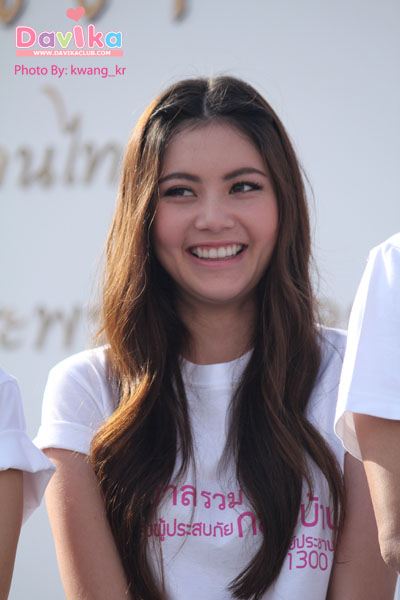 ใหม่ ดาวิกา ในงาน ช่วยผู้ประสบภัยกลับบ้าน