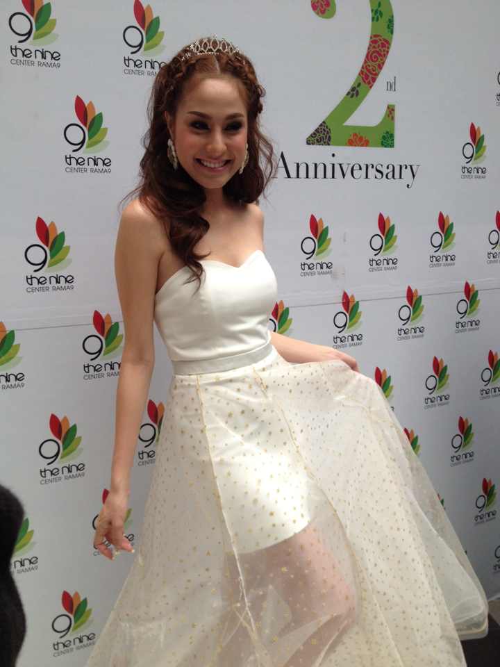 Hair, Makeup and dress with Kwan Usamanee