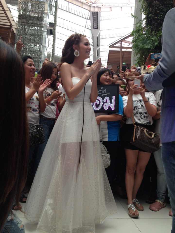Hair, Makeup and dress with Kwan Usamanee