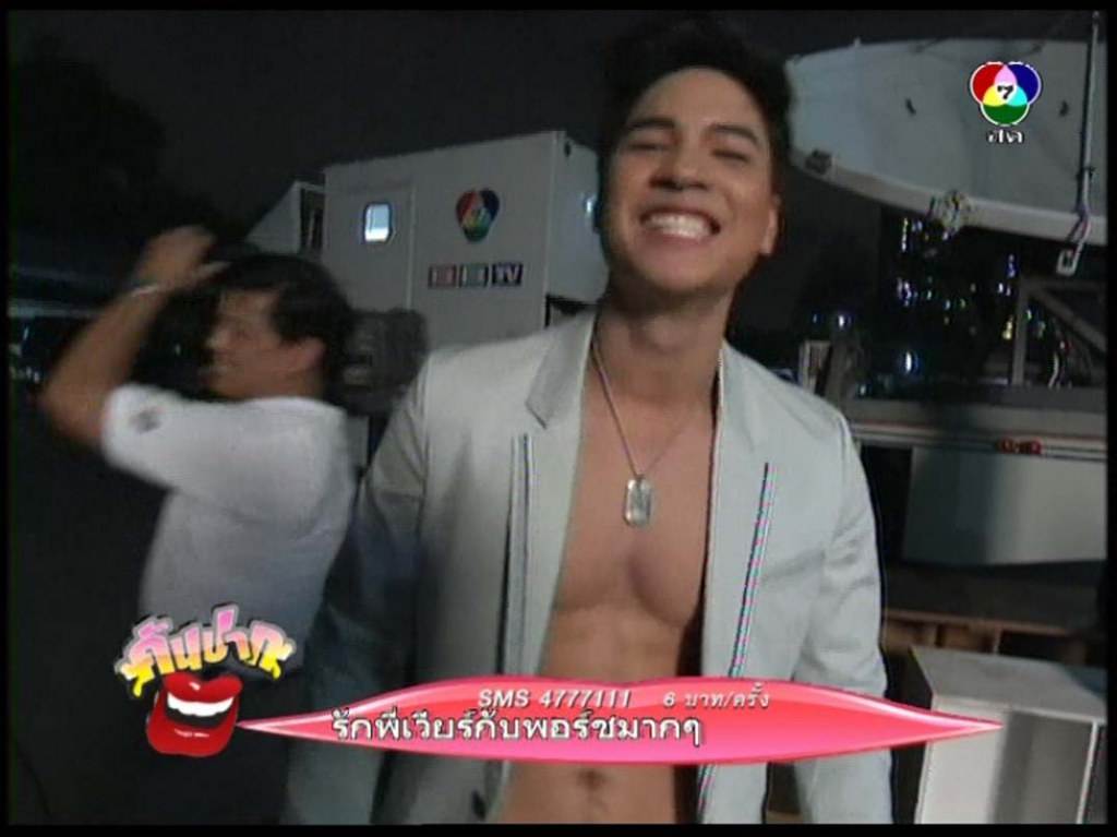 กลับไปเบิ่งเบื้องหลัง. ไมค์เคิล. มิกค์ ทองระย้า