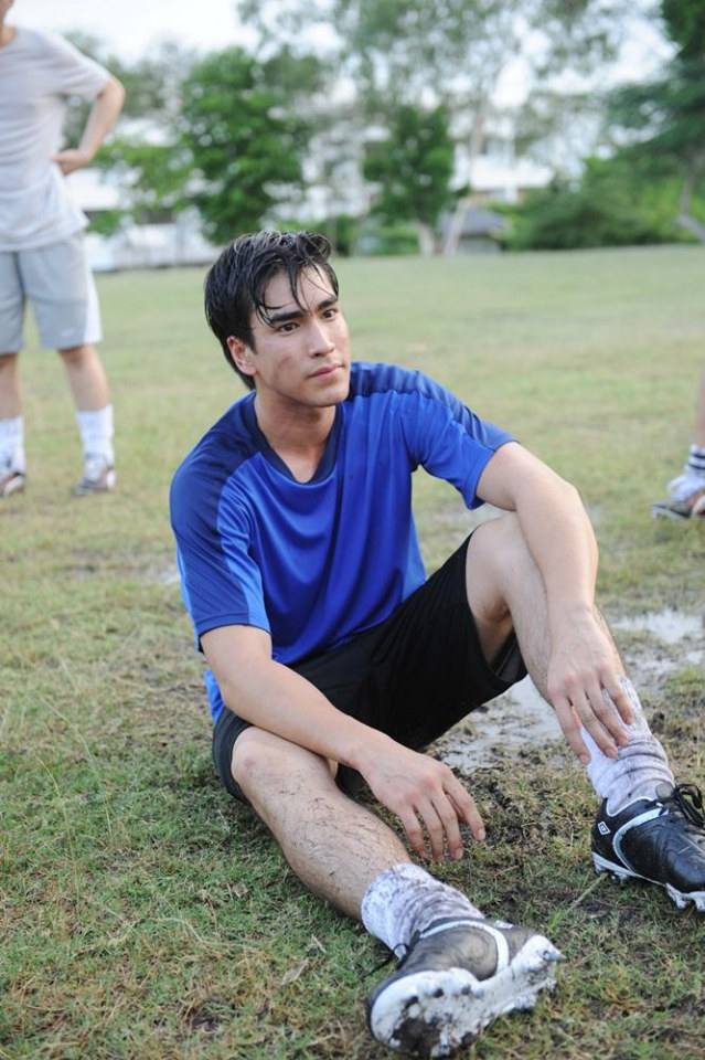 ณเดชน์-คุกิมิยะ เล่นฟุตบอลยังหล่อเป๊ะสุดเพอร์เฟค