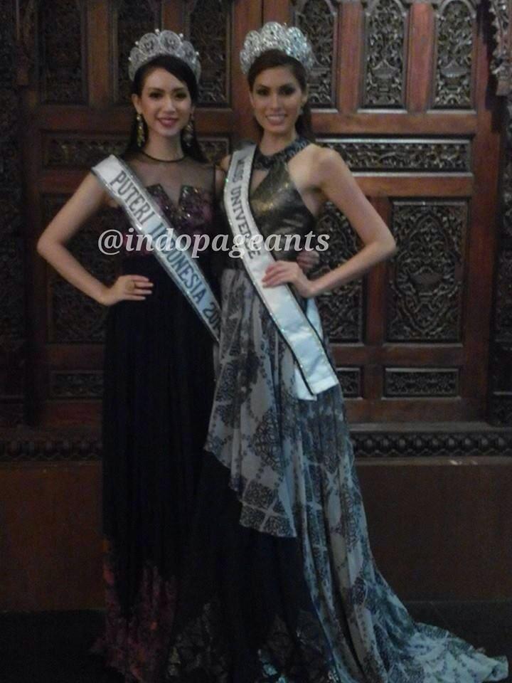นางงามจักรวาล 2013 กับชุดผ้าพื้นเมืองอินโดนีเซีย