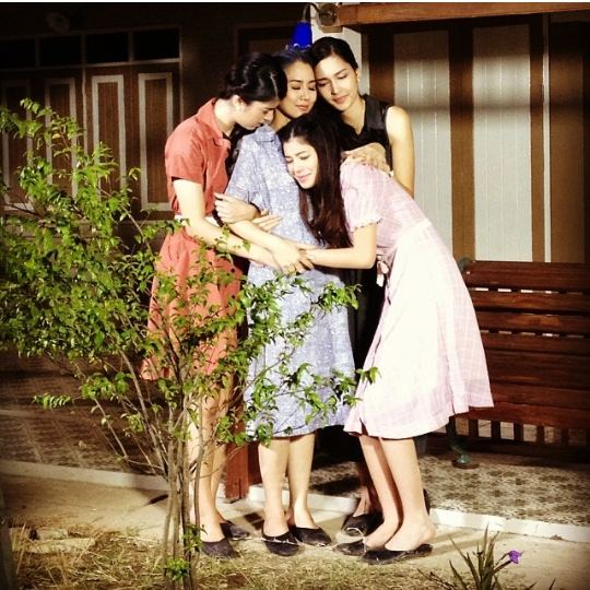รวมภาพ 3ใบเถา พริ้ม-แพรว-พราว แห่งคือหัตถาครองพิภพจบสากล