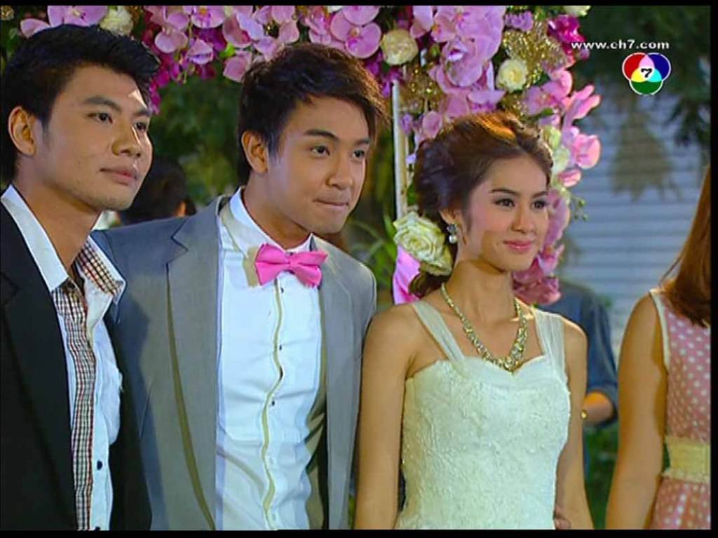 หล่อ นักแสดง. รักคนหล่อ เลือกคนรวย