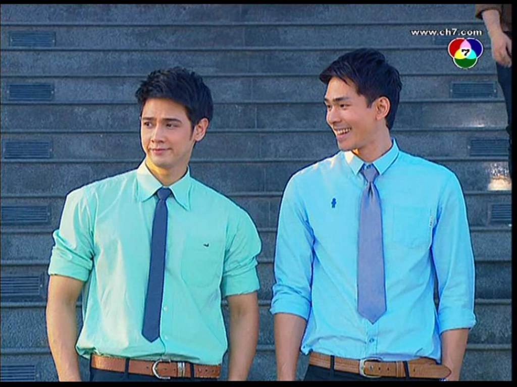 หล่อ นักแสดง. รักคนหล่อ เลือกคนรวย