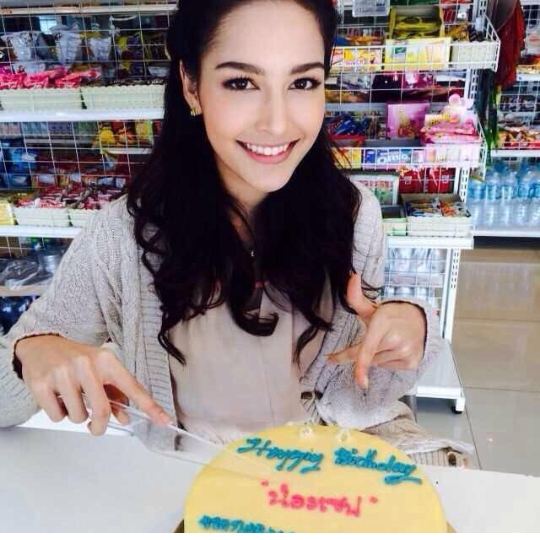 เซฟฟานี่ อาวะนิค หรือพริ้มเพรา สาวลูกครึ่ง หน้าหวาน  แห่งคือหัตถาครองพิภพจบสากล