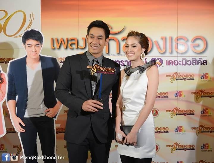 คู่จิ้น ทั้งในจอและนอกจอ (นอกจอฟินกว่า) >.<