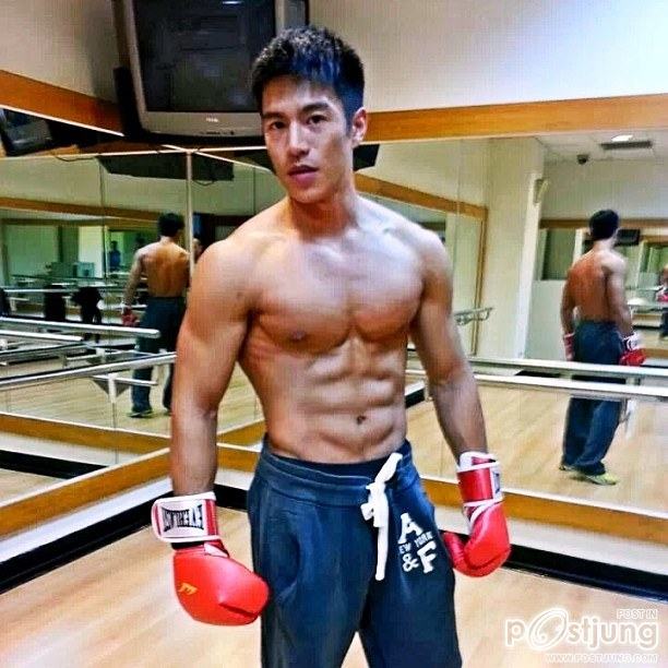 หนุ่มๆยกโขยง