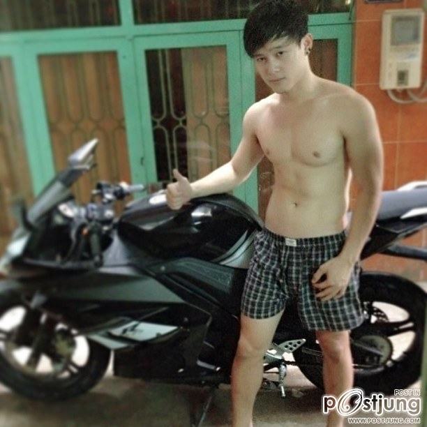 หนุ่มๆยกโขยง