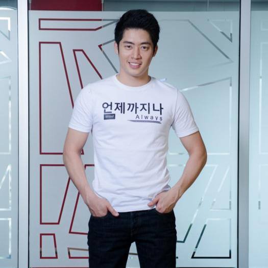 นายแบบขายเสื้อ