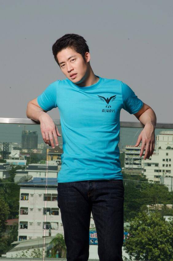 นายแบบขายเสื้อ
