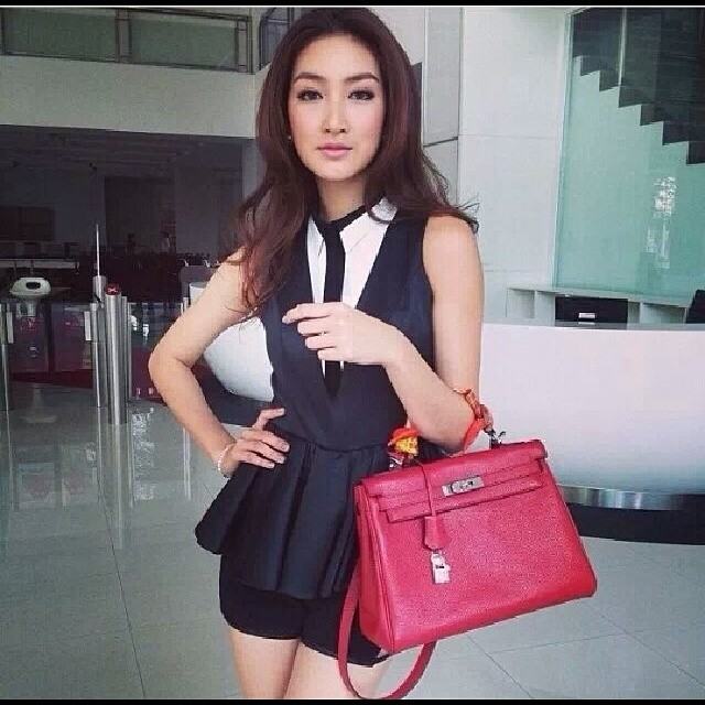 ตรีอัปสร ฟีเวอร์ แพนเค้ก เล่นร้าย ครั้งแรก @ ปีกมงกุฎ  คอสตูมเริ่ดหรูไฮโชมาก ไม่ต่ำกว่า9หลัก