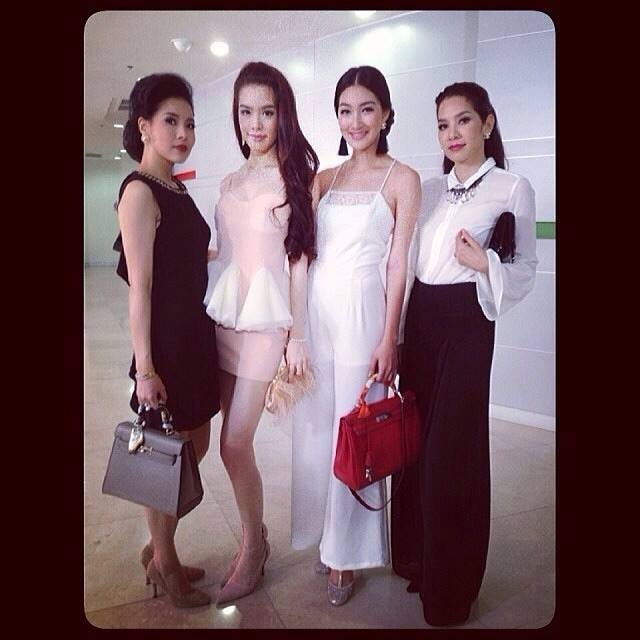 เริ่ดมากเรื่องนี้ มีแต่คน หุ่นดีมาก  ดารา นำหญิง ดารา สมทบ หญิง แน่นอน